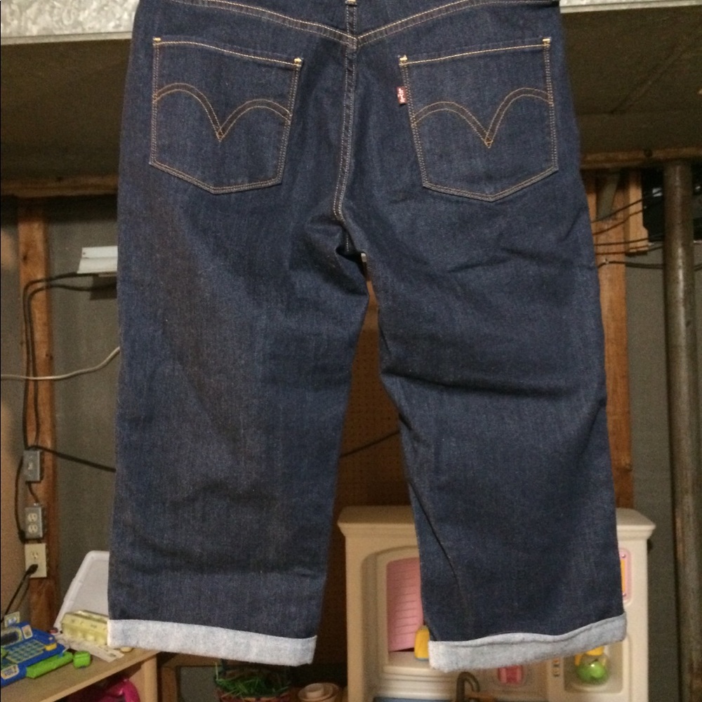 Levi capris